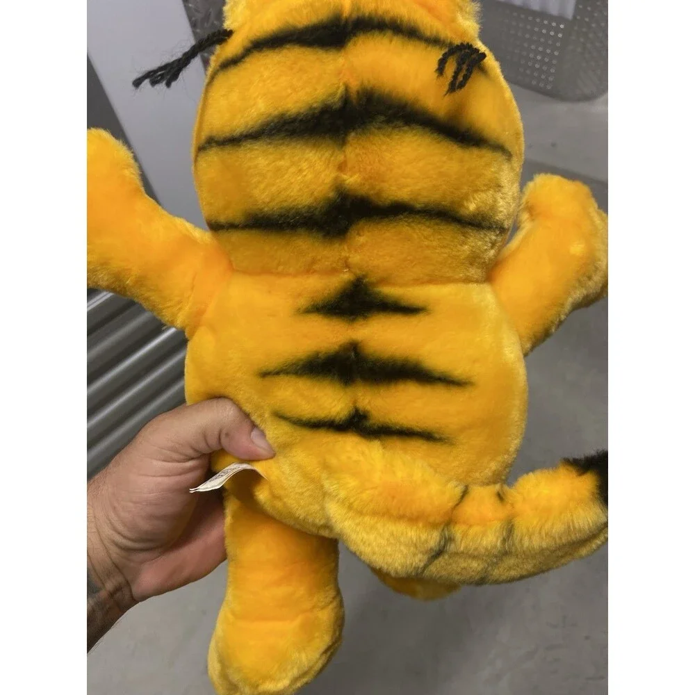 1981 Garfield Plush Cat by Dakin United Feature Syndicate 12